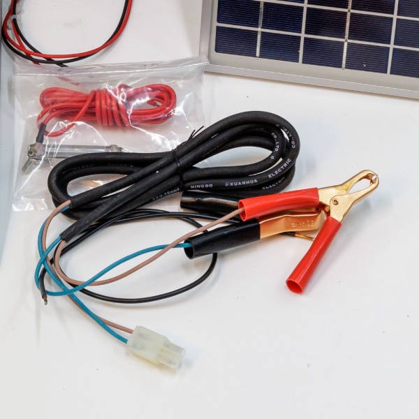 Электропастух OLLI 9.07S от сети и аккумулятора с солнечной панелью и аккумулятором
