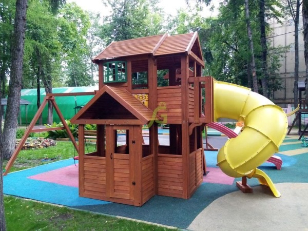 Детская площадка IgraGrad Клубный домик Макси с трубой